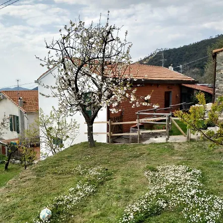 Tra Er Boscu Er Maa Сasa de vacaciones Volastra