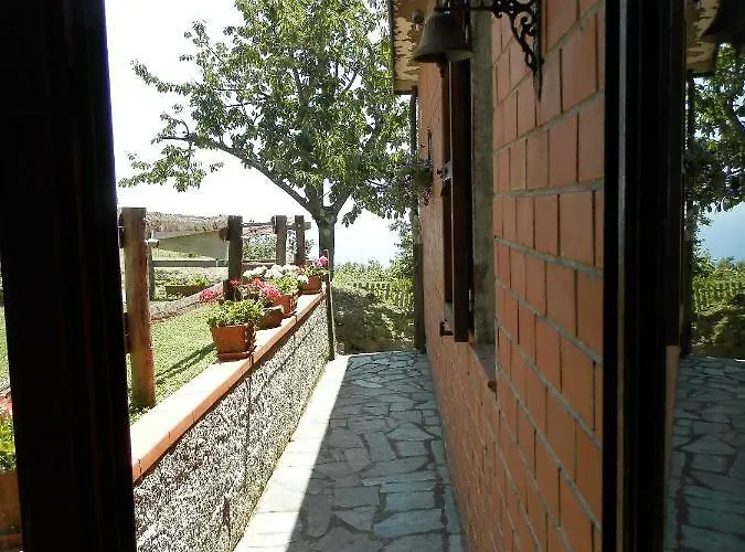 Tra Er Boscu Er Maa *